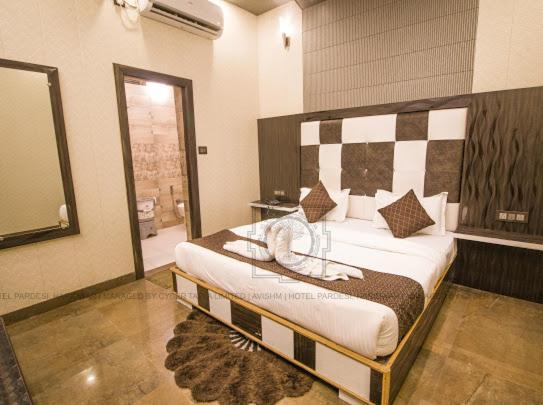 Hotel Pardesi Haridwar Bagian luar foto
