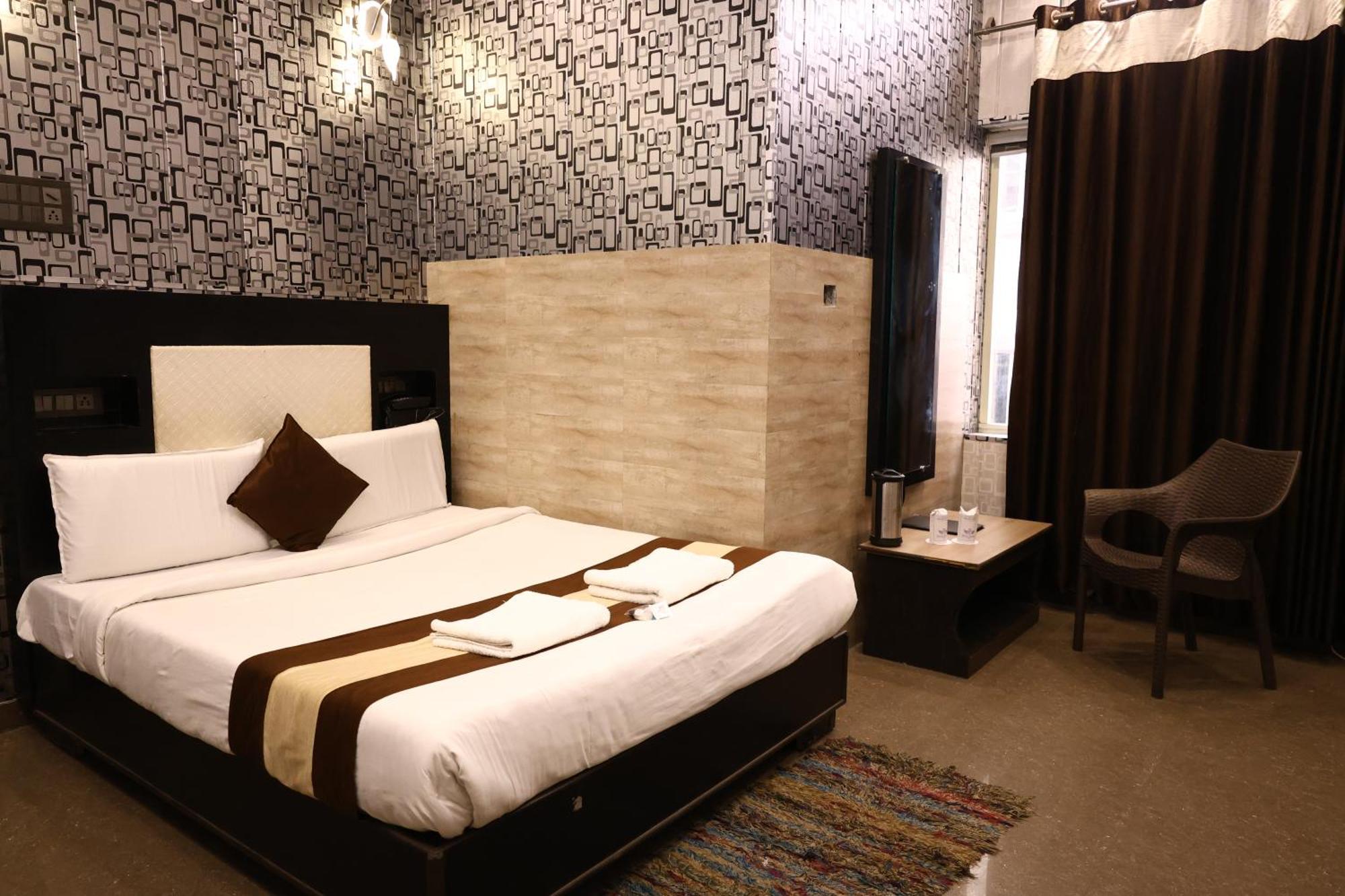 Hotel Pardesi Haridwar Bagian luar foto