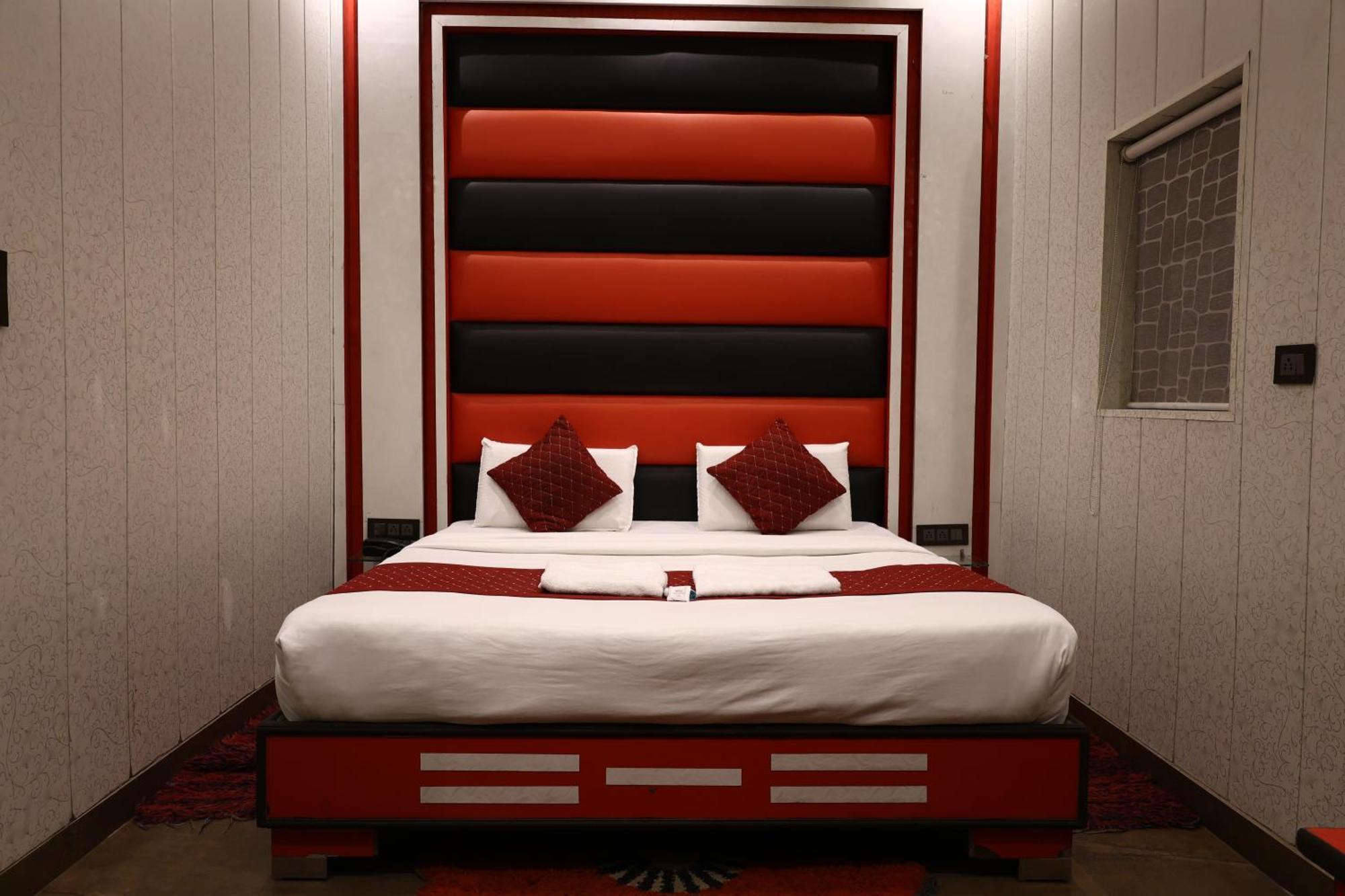 Hotel Pardesi Haridwar Bagian luar foto