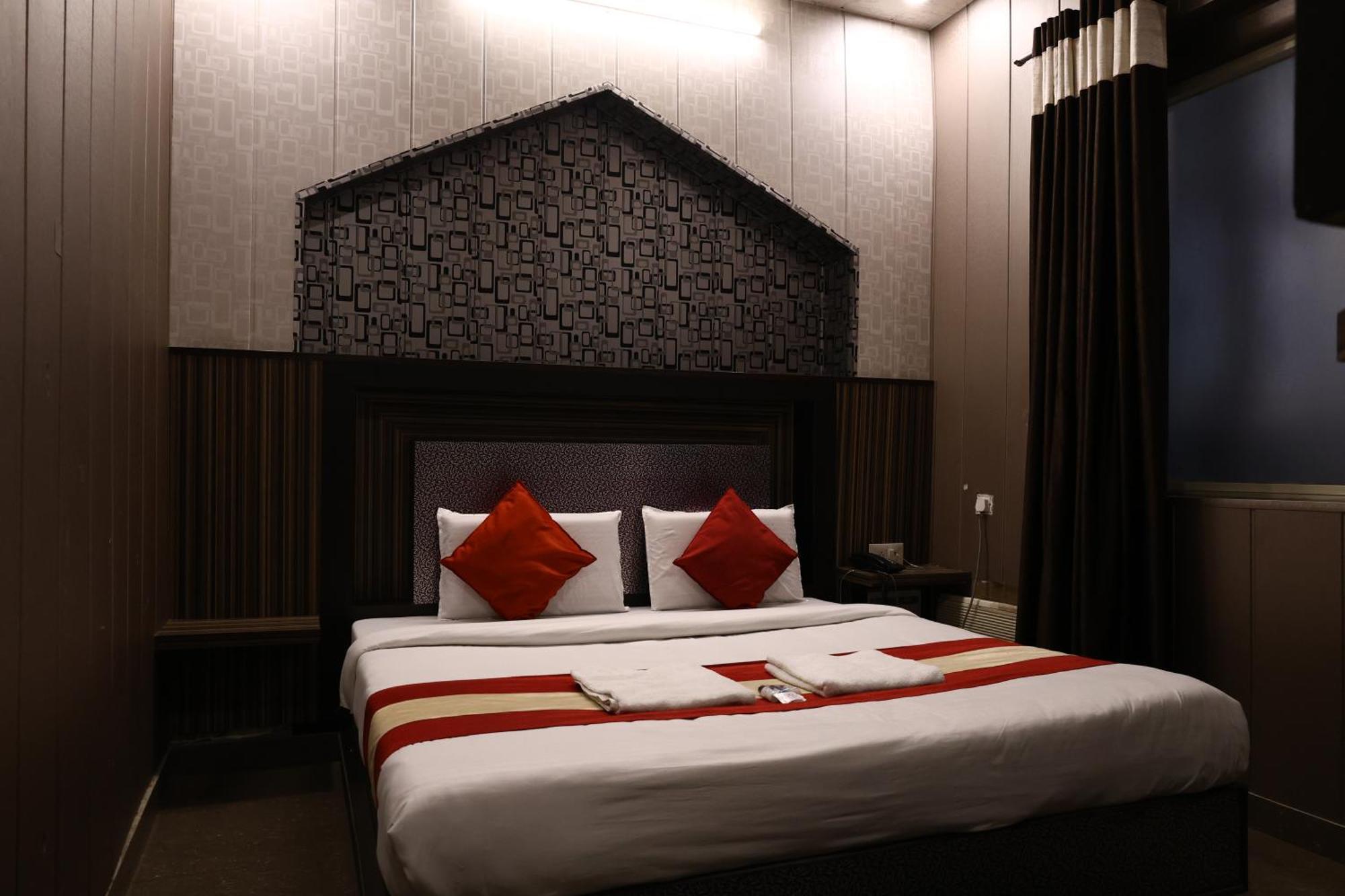 Hotel Pardesi Haridwar Bagian luar foto