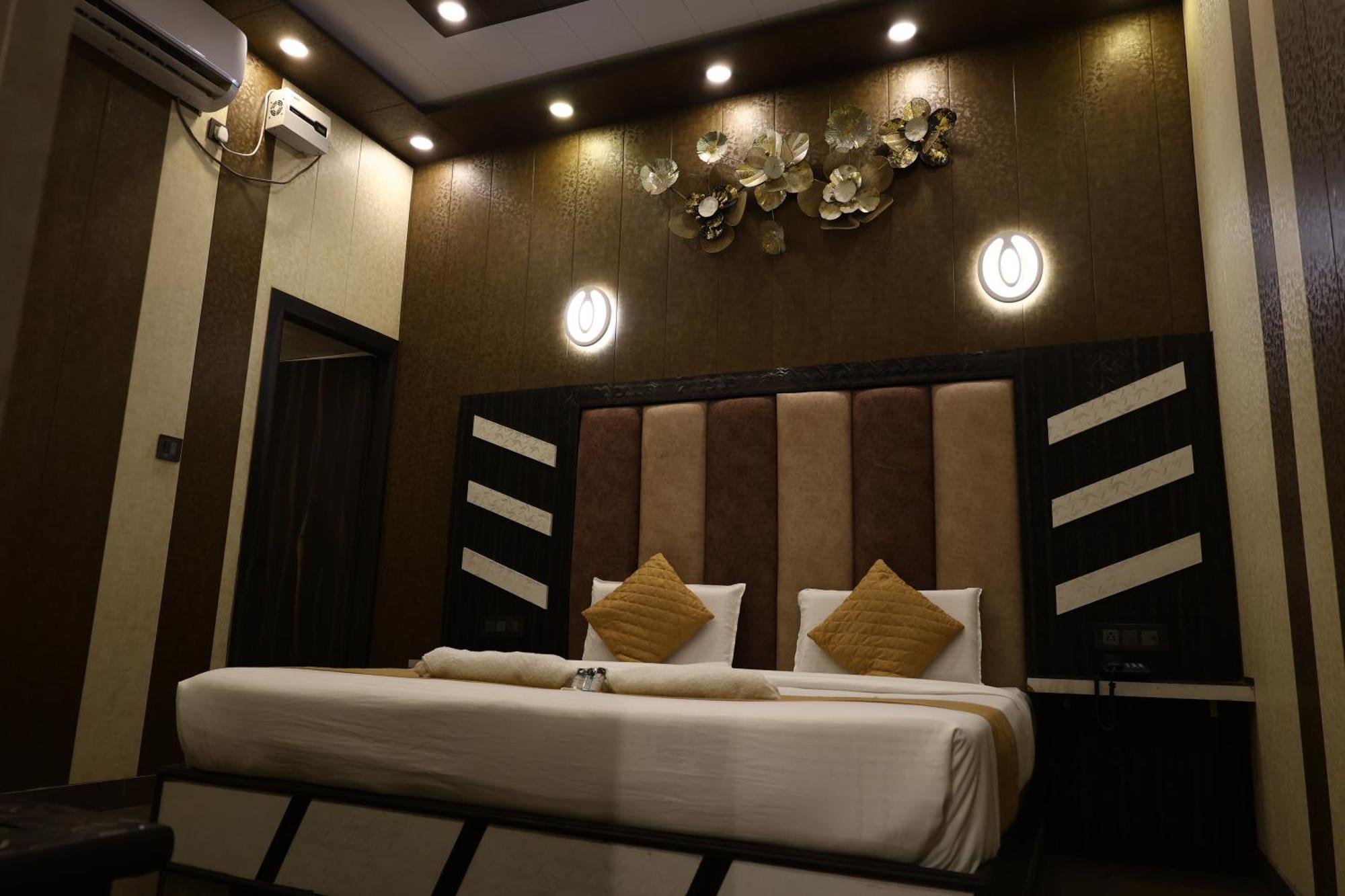 Hotel Pardesi Haridwar Bagian luar foto