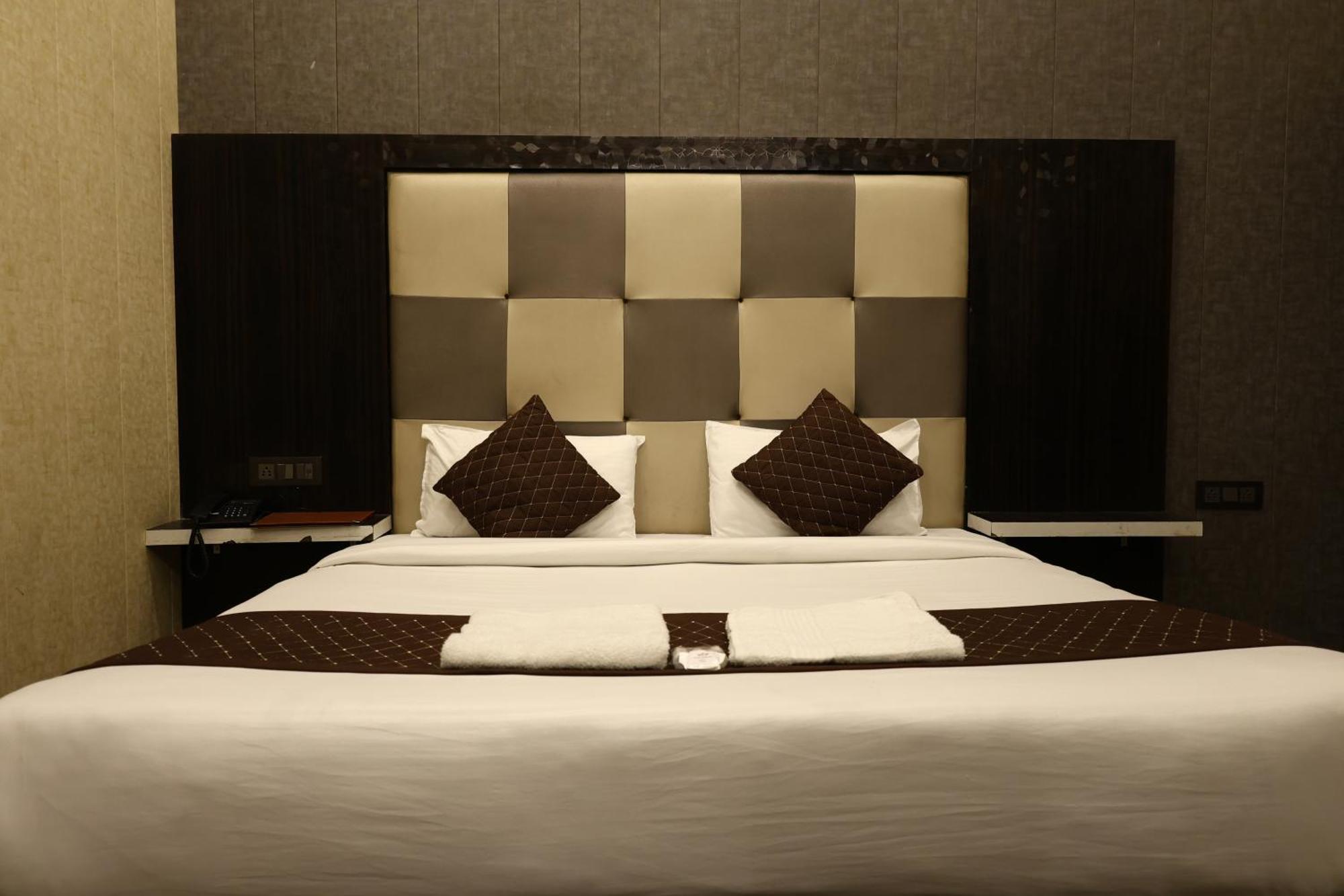 Hotel Pardesi Haridwar Bagian luar foto