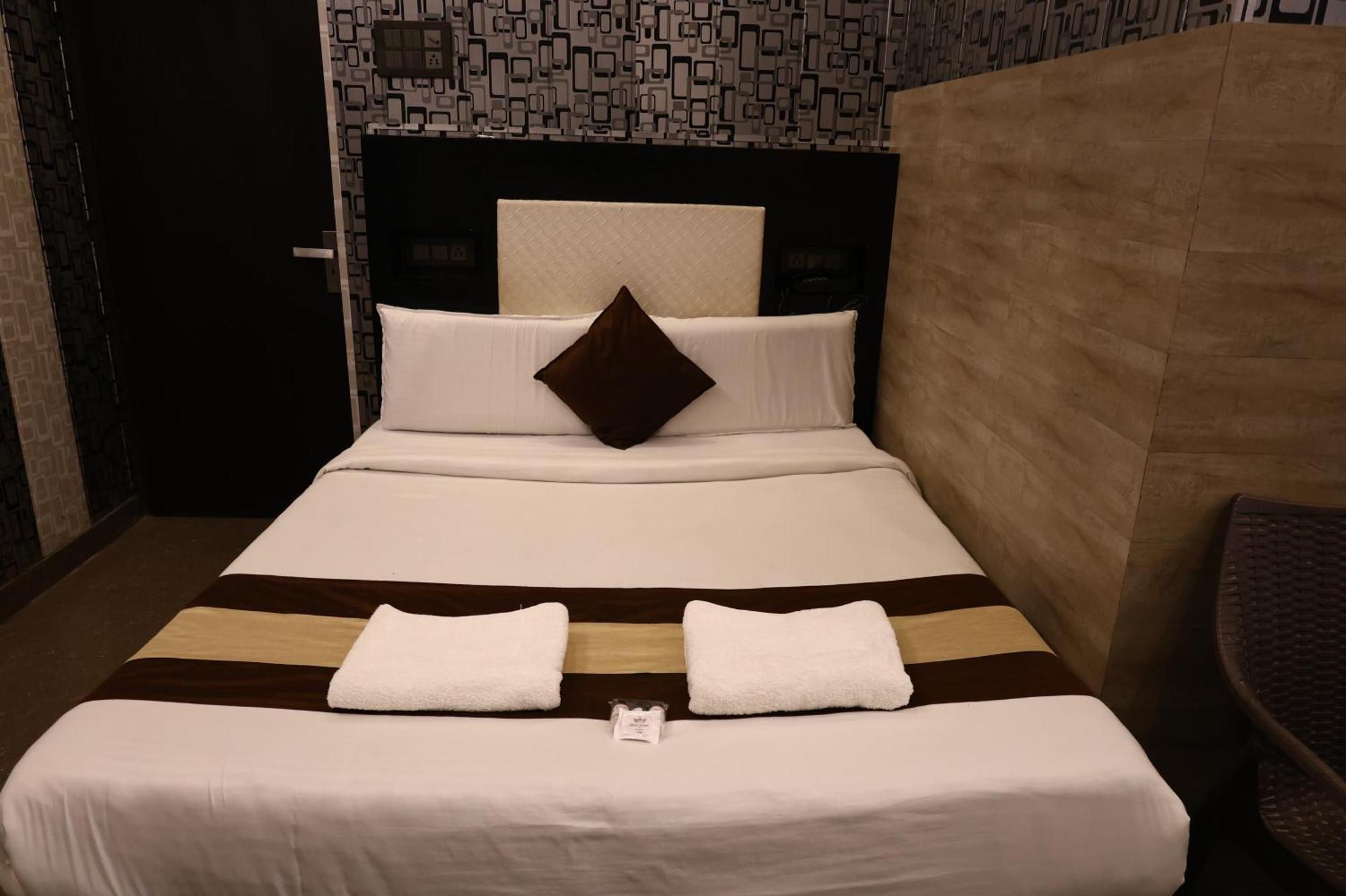 Hotel Pardesi Haridwar Bagian luar foto