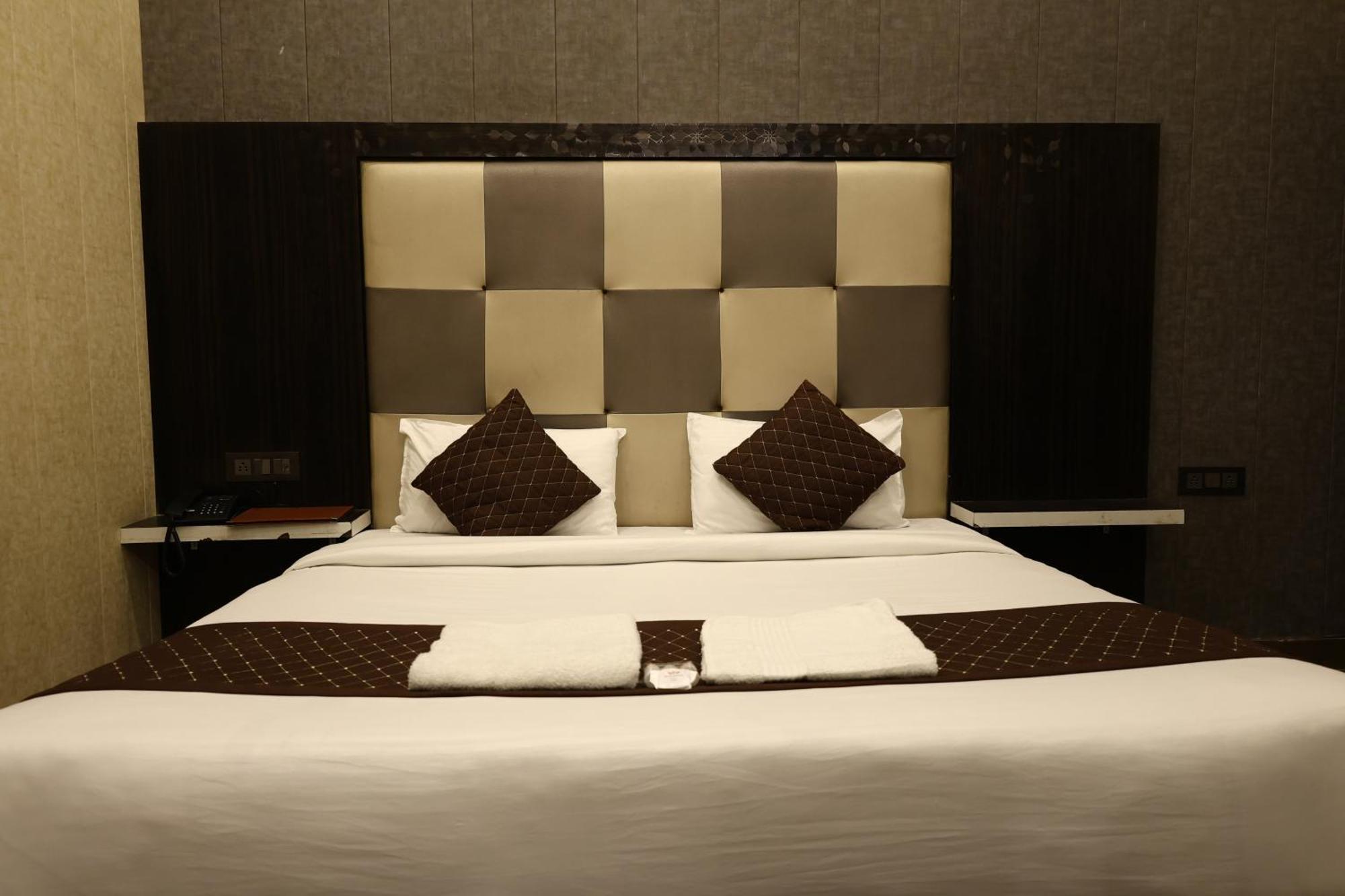 Hotel Pardesi Haridwar Bagian luar foto