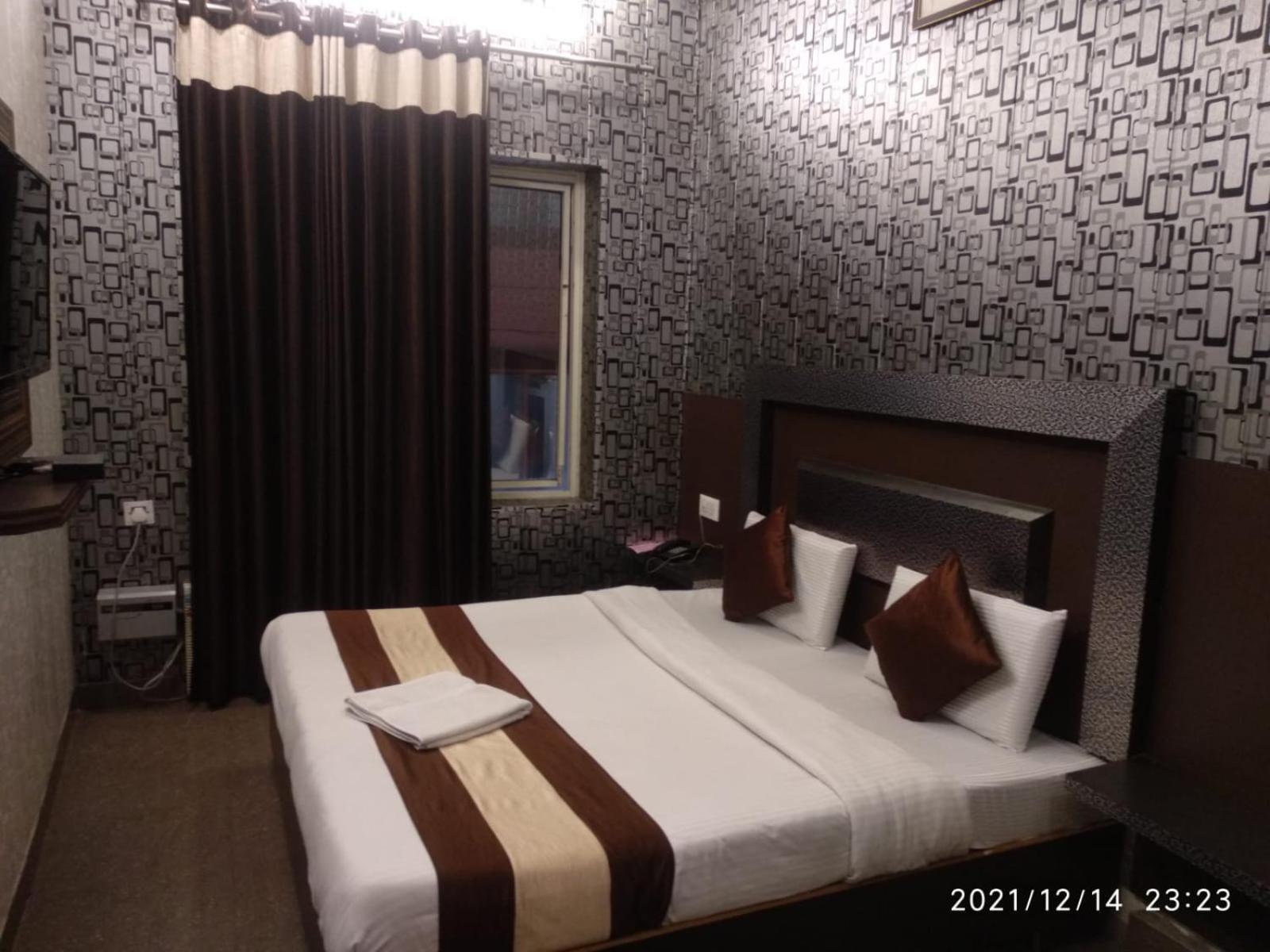 Hotel Pardesi Haridwar Bagian luar foto