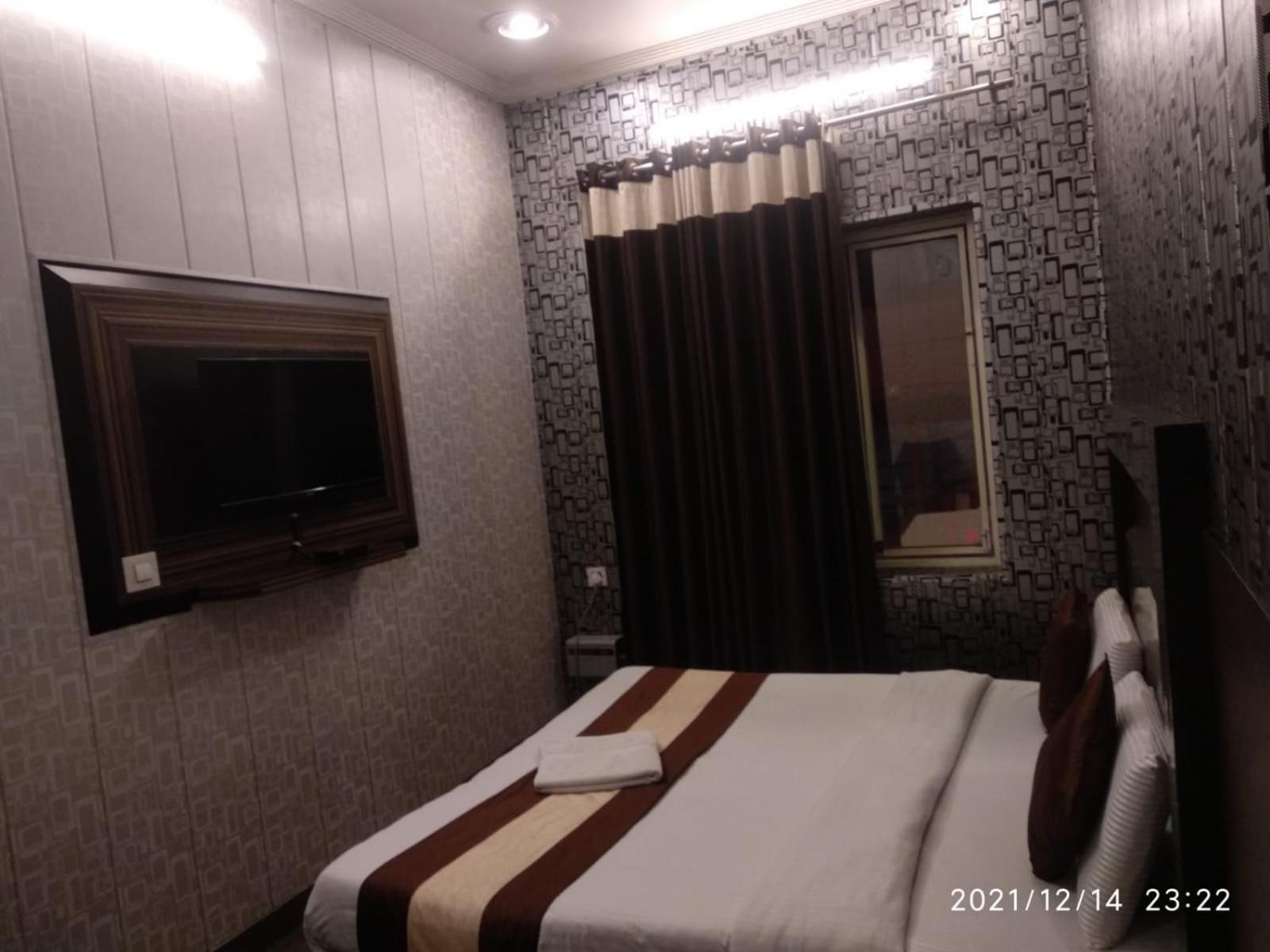 Hotel Pardesi Haridwar Bagian luar foto