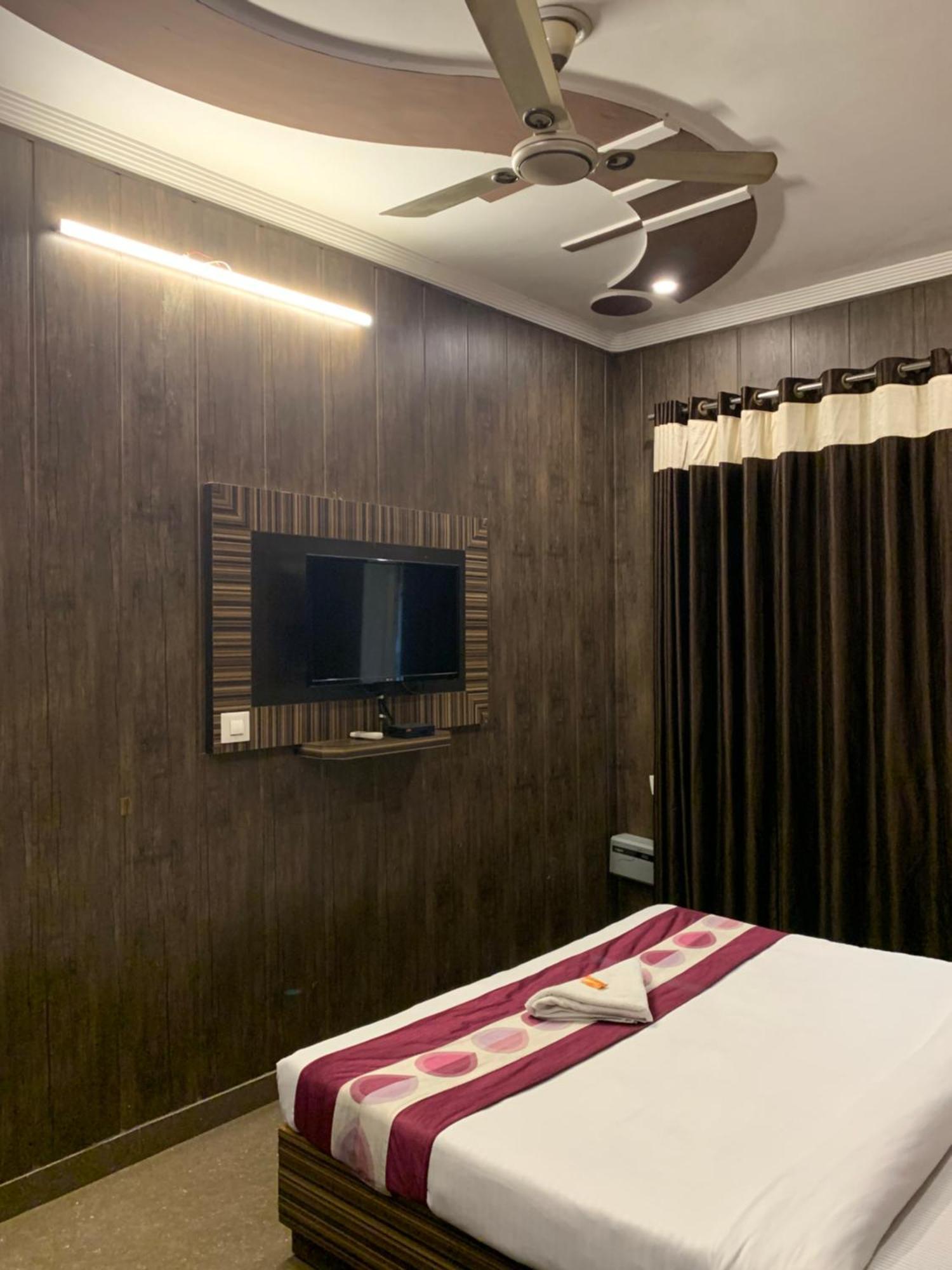 Hotel Pardesi Haridwar Bagian luar foto