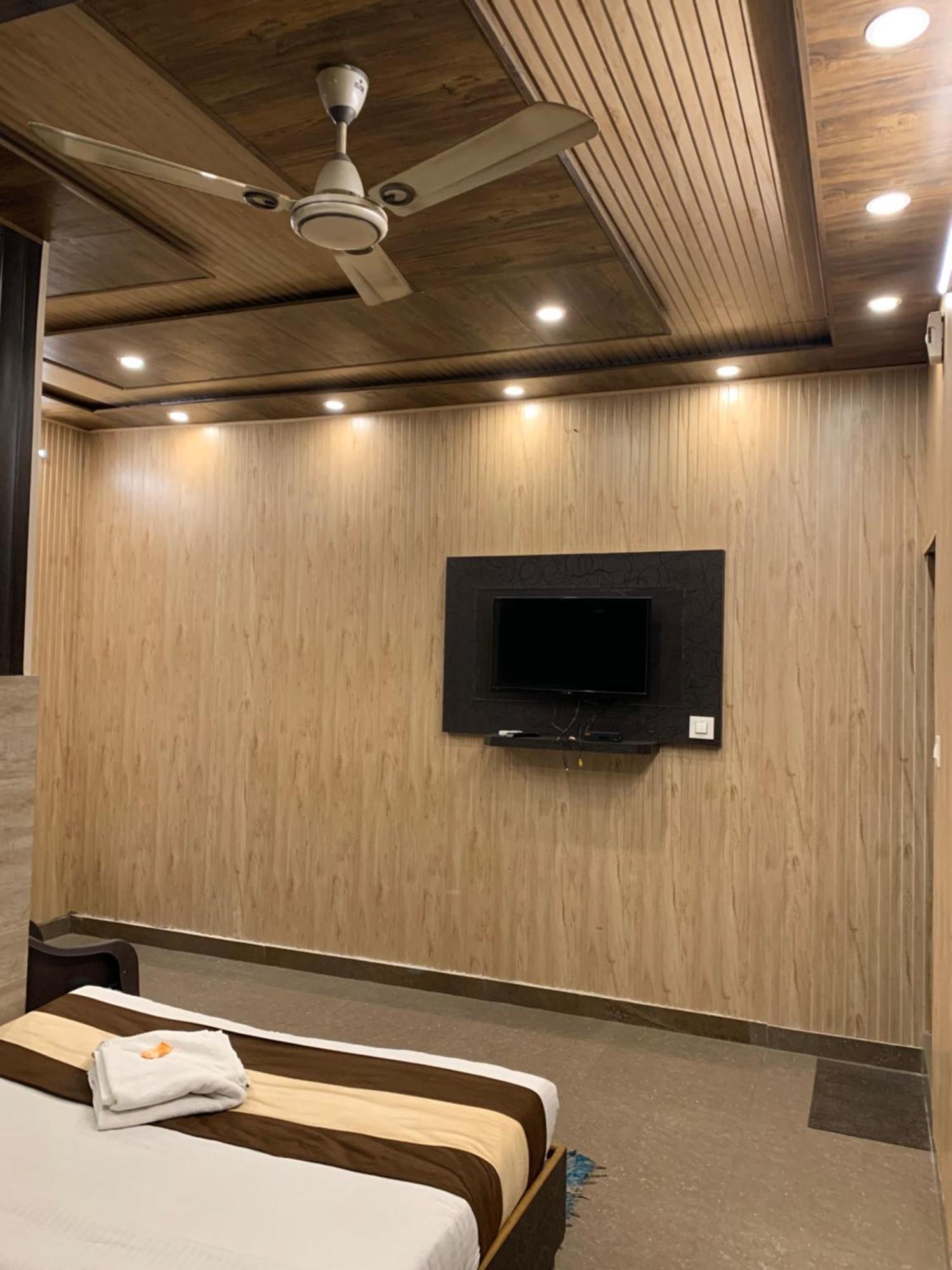 Hotel Pardesi Haridwar Bagian luar foto
