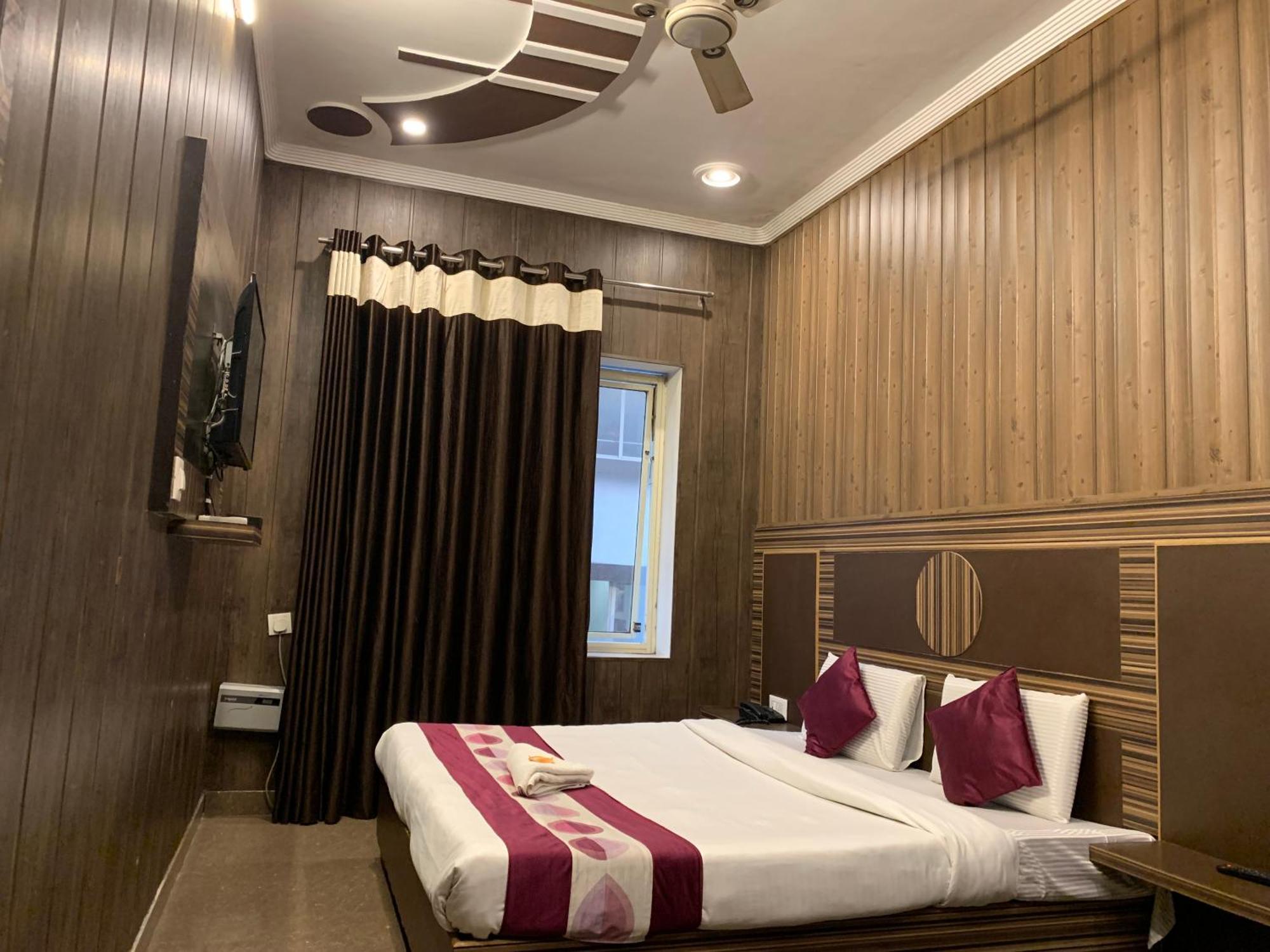 Hotel Pardesi Haridwar Bagian luar foto