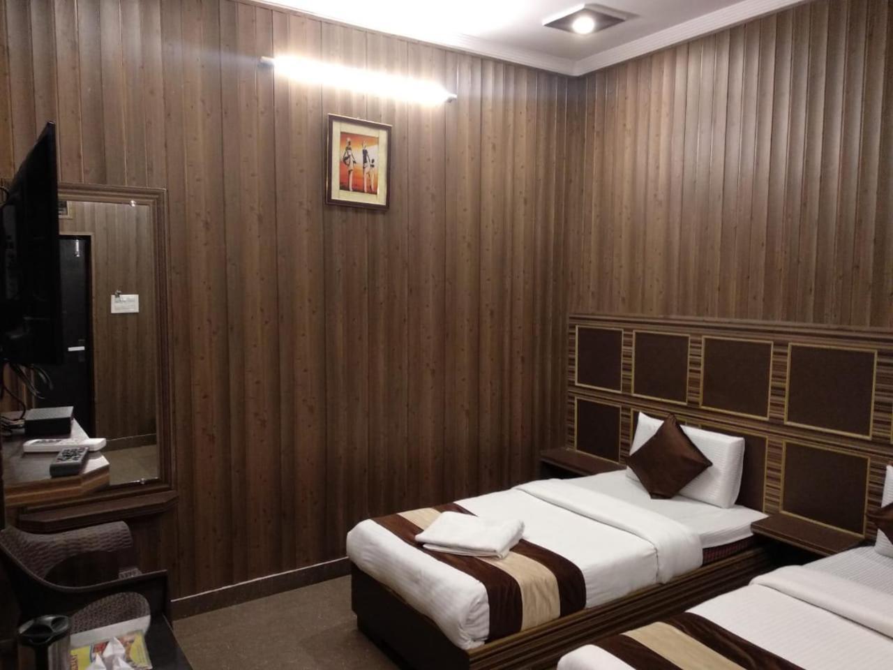 Hotel Pardesi Haridwar Bagian luar foto