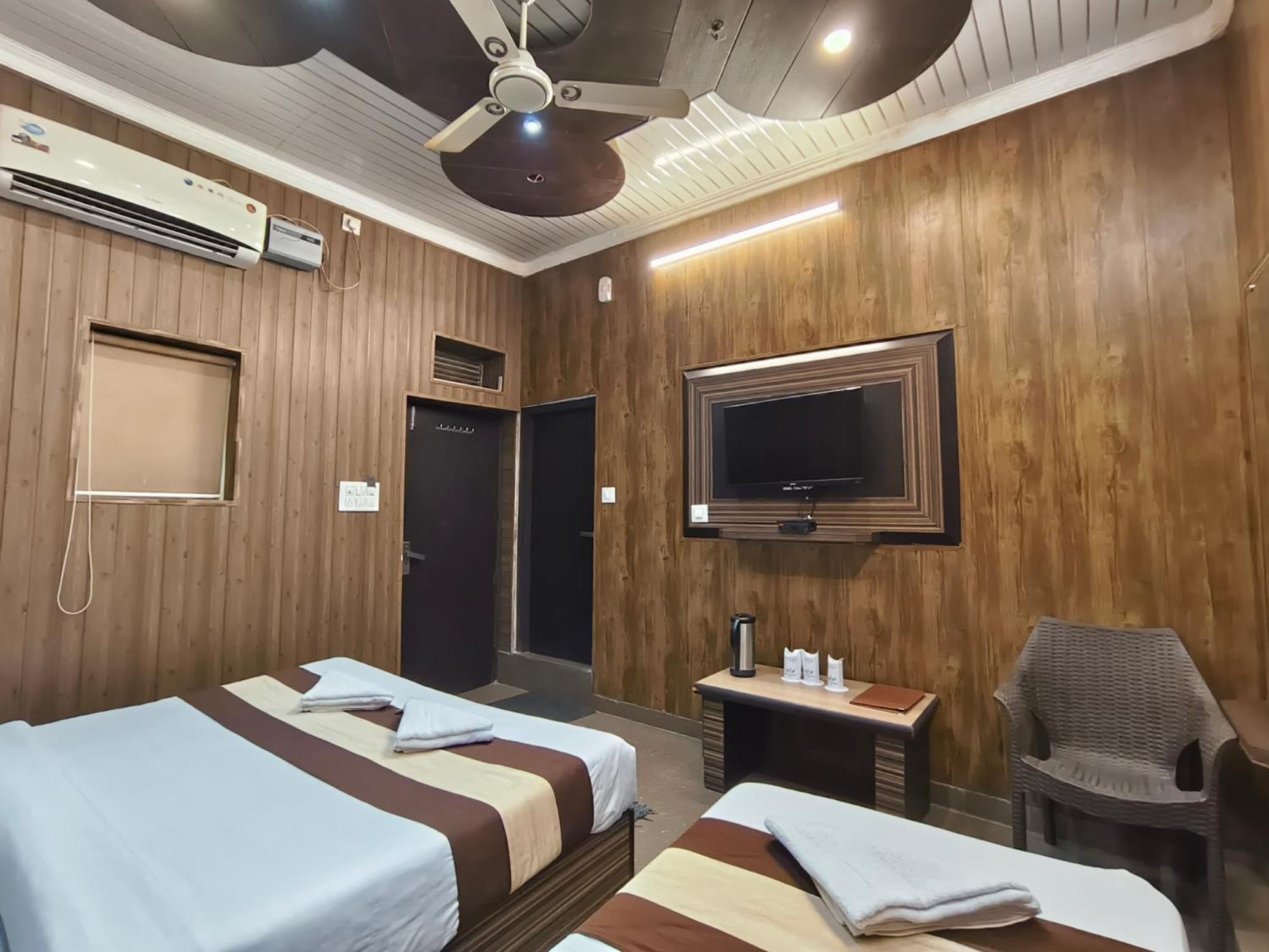 Hotel Pardesi Haridwar Bagian luar foto